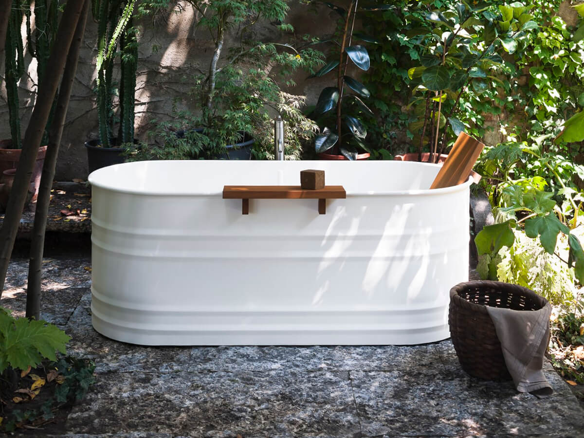 Agape Vieques Bathtub Outdoor