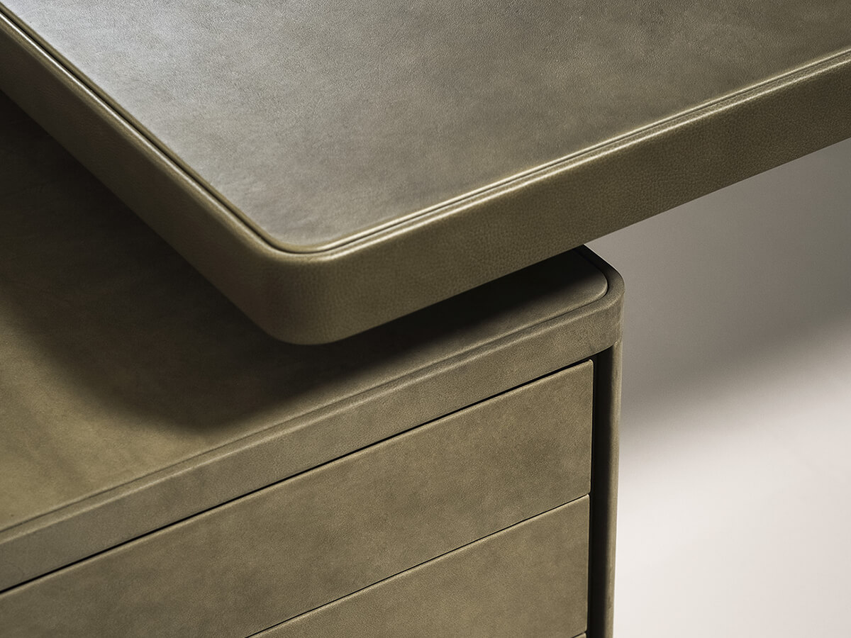 Verba Volant Slim Scrivania