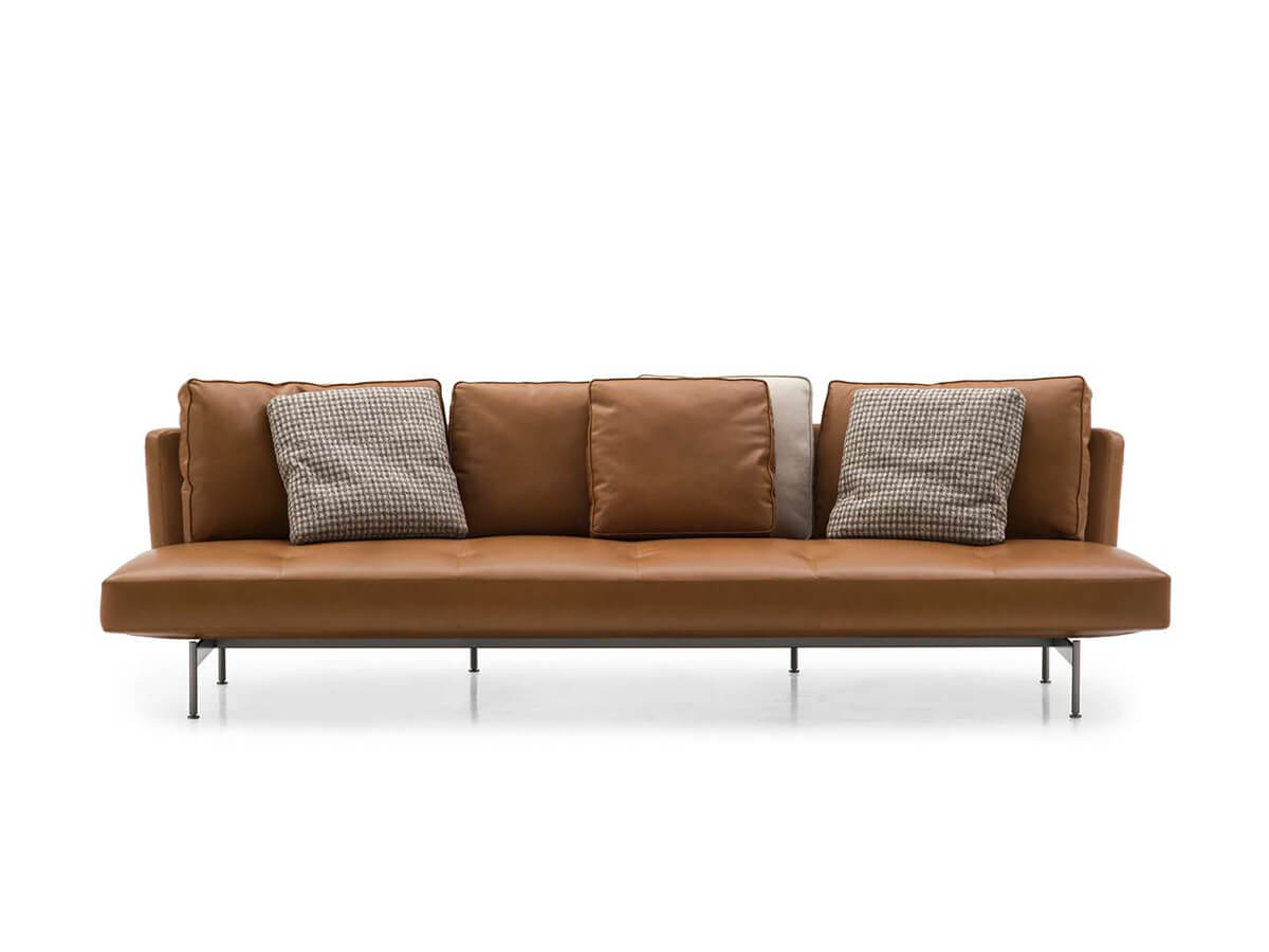SAKé Sofa