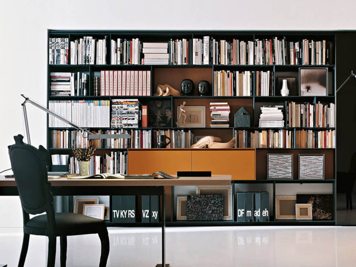 Flat C. Bookshelf