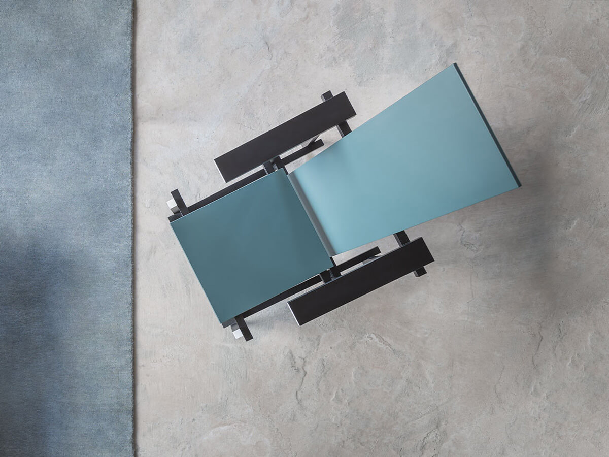 Red and Blue Poltrona