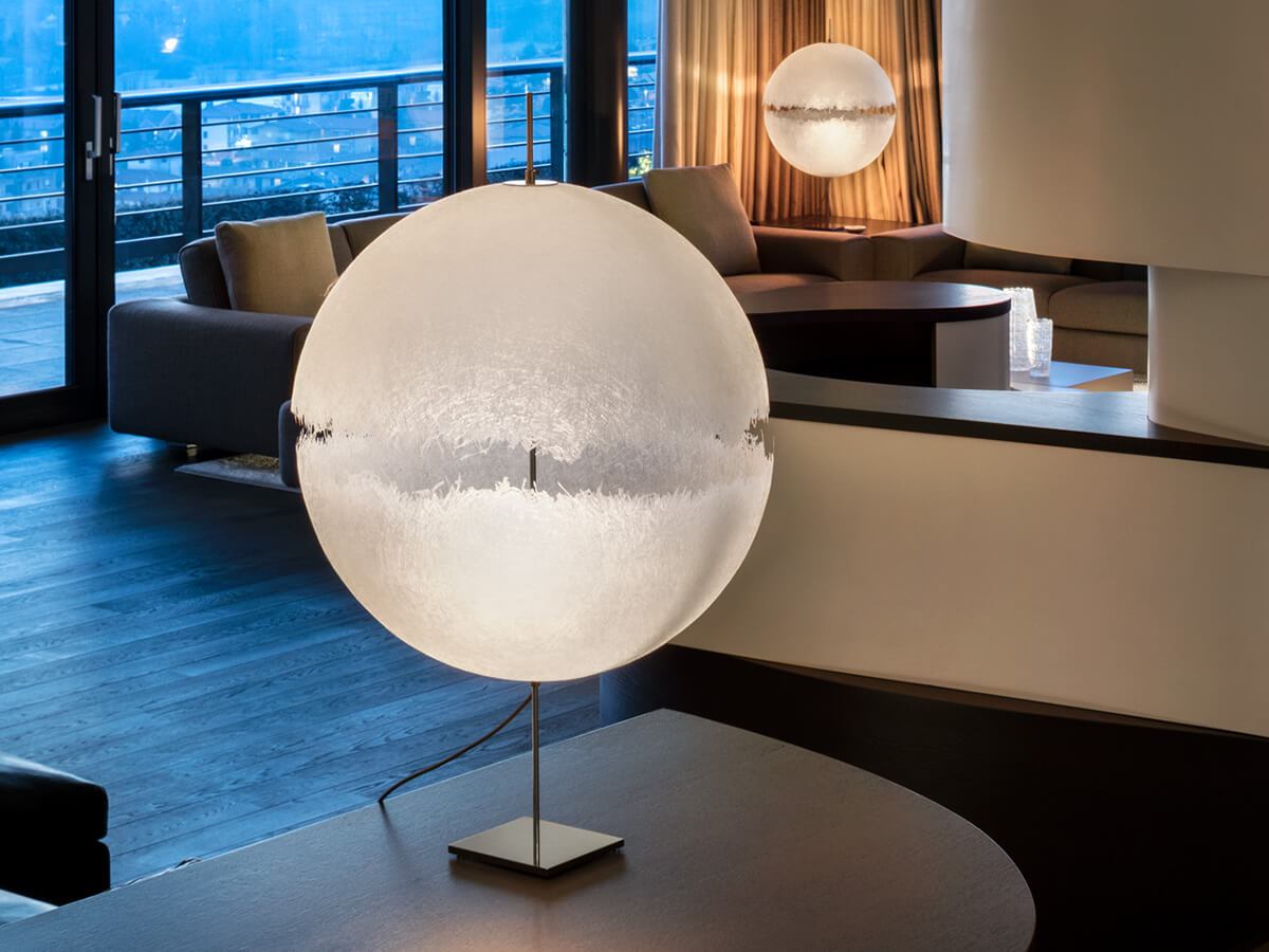 PostKrisi T 61 Lampada da Tavolo