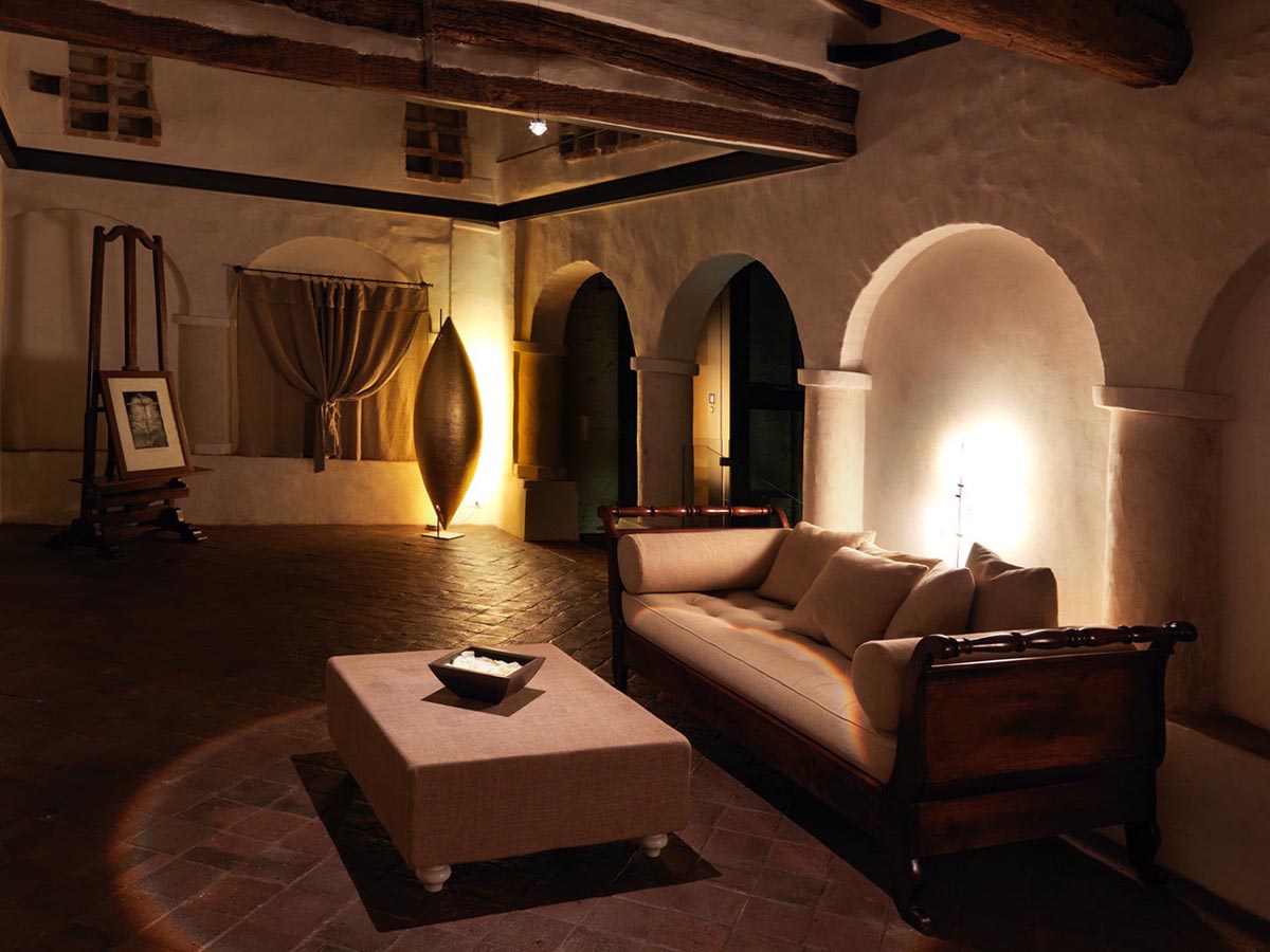 PostKrisi 100 Floor Lamp