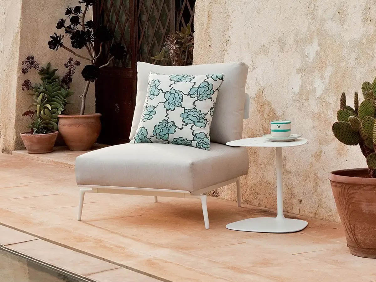 Aikana Outdoor Armchair