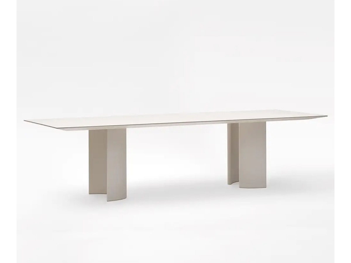 Naca Outdoor Table