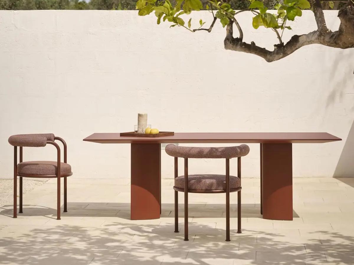 Naca Outdoor Table