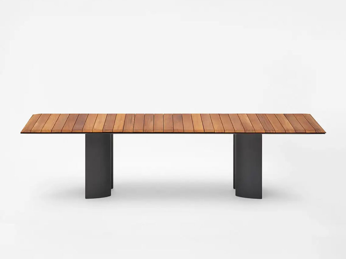 Naca Outdoor Table