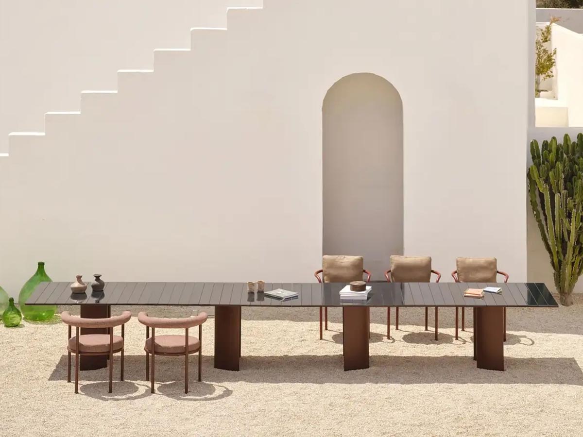 Naca Outdoor Table