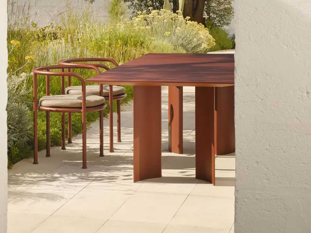 Naca Outdoor Table
