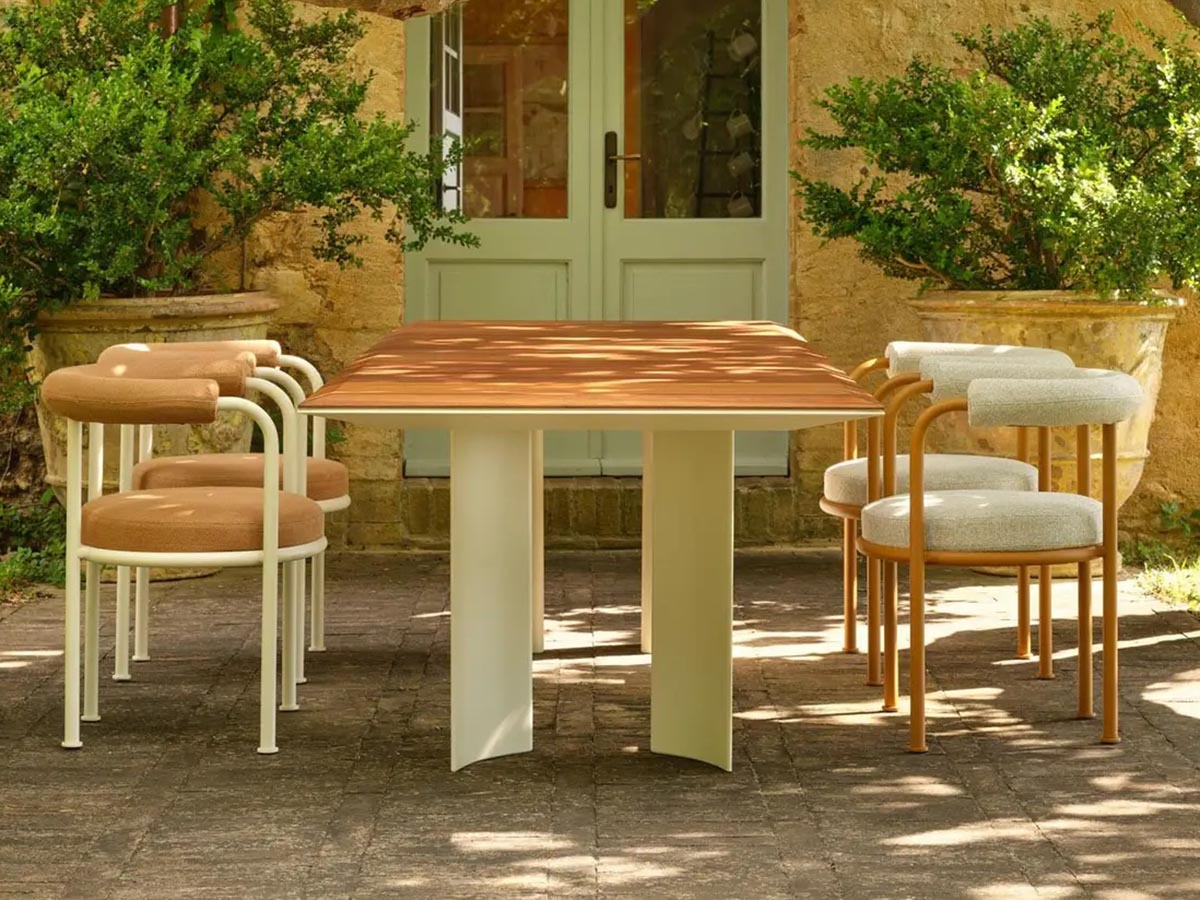 Naca Outdoor Table