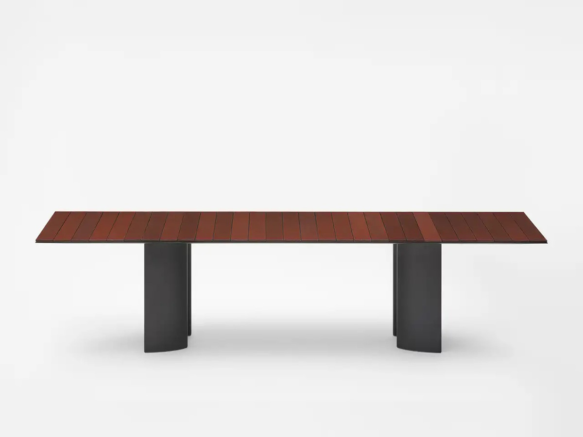 Naca Outdoor Table