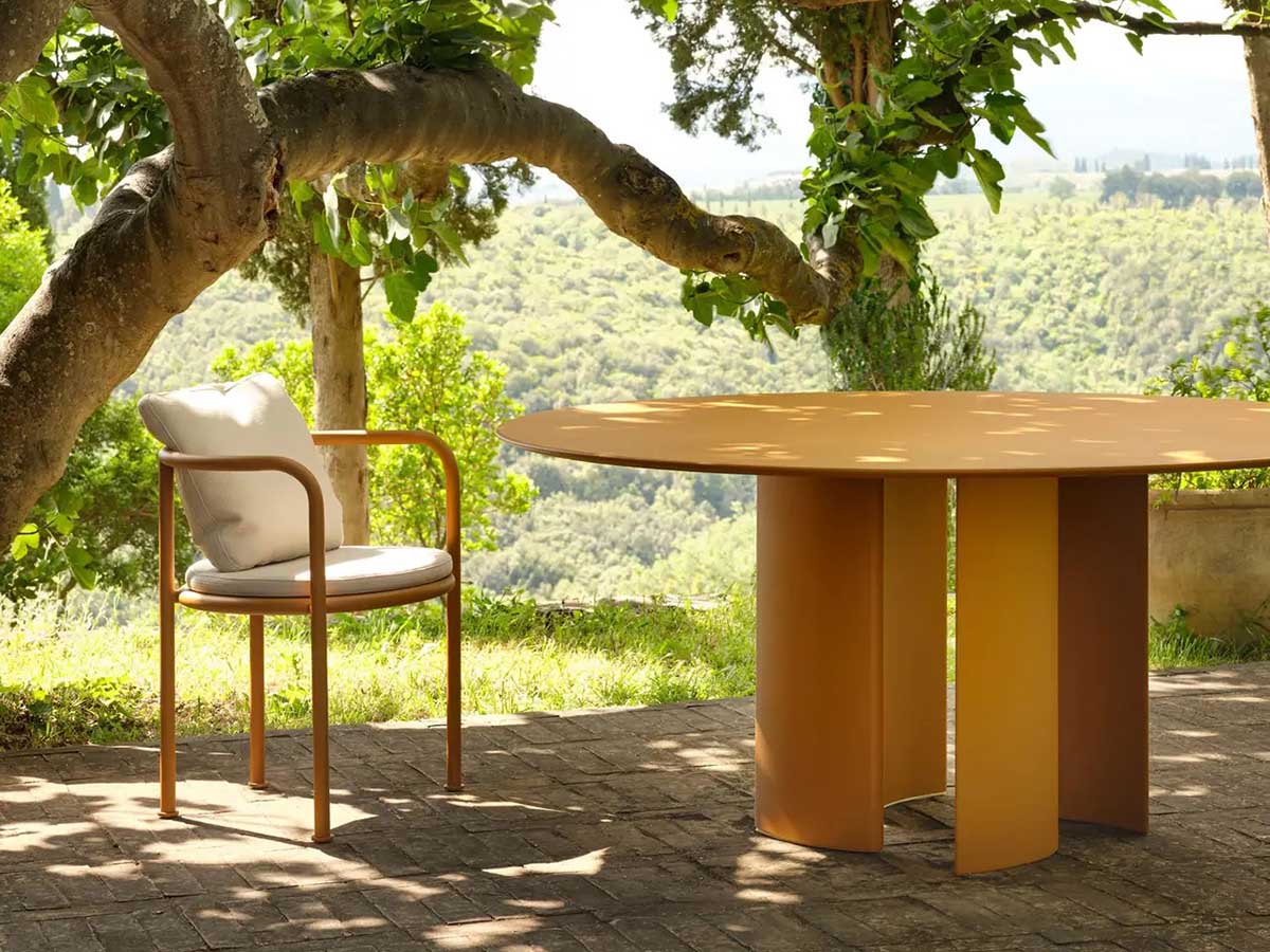 Naca Outdoor Table