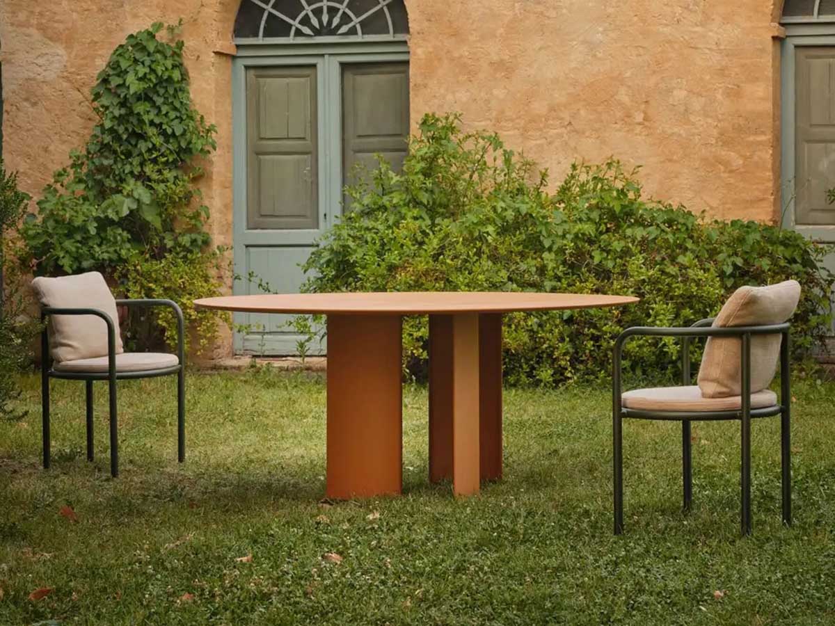 Naca Outdoor Table
