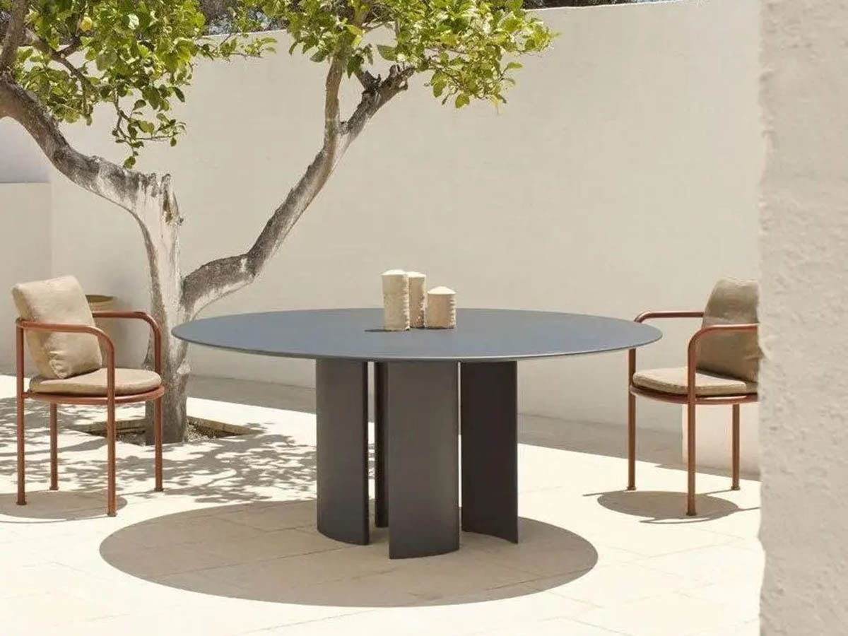 Naca Outdoor Table