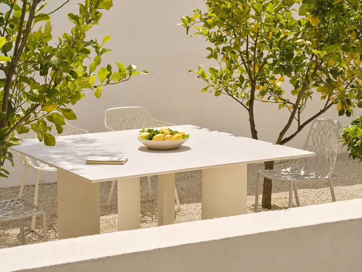 Naca Outdoor Table