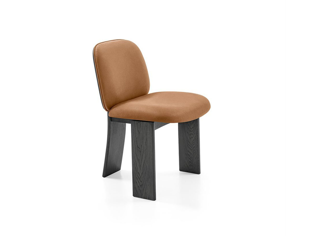 Saki Chair