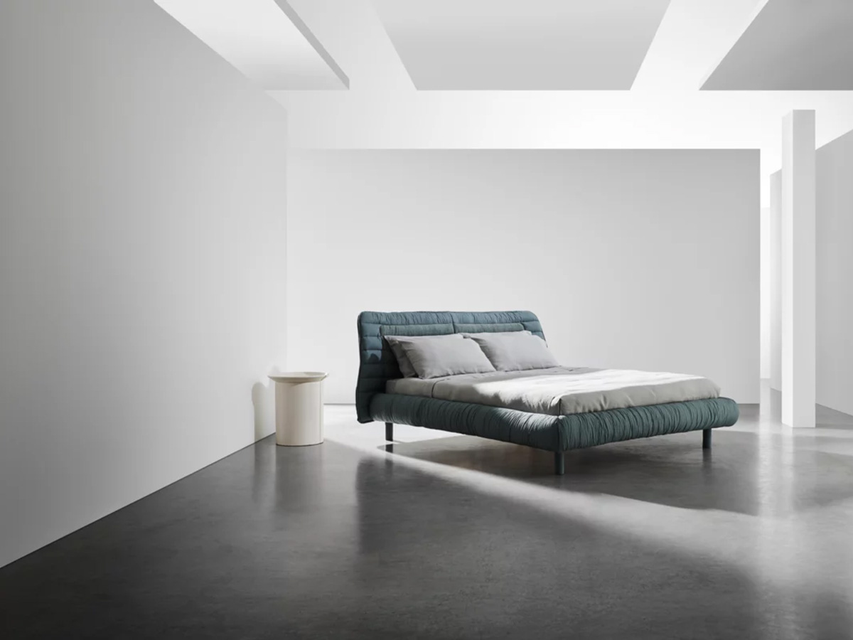 Plumeau Bed