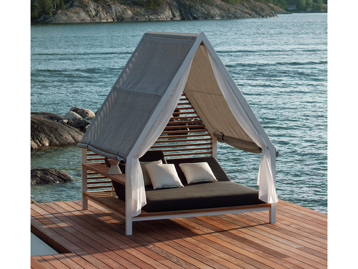 Cottage Outdoor Daybed
