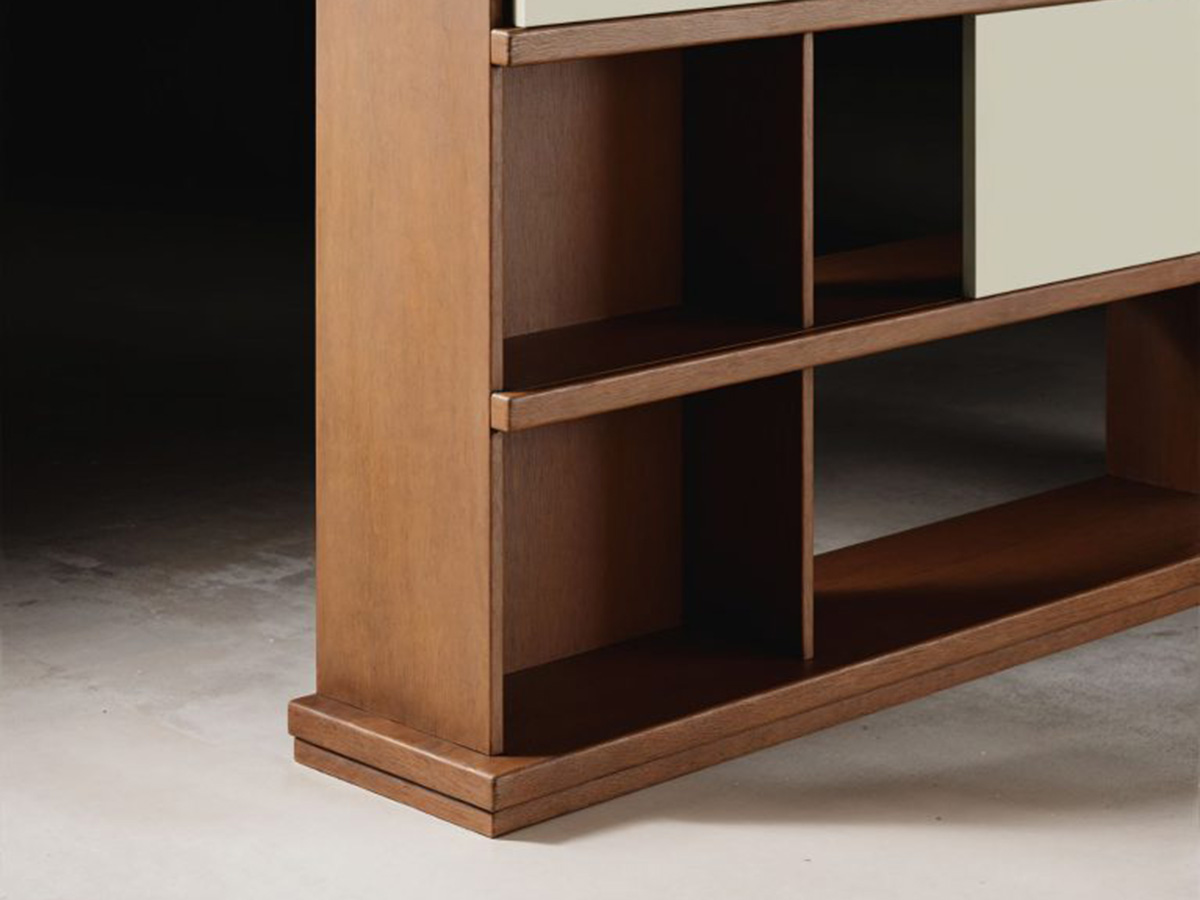 IT57 Bookshelf