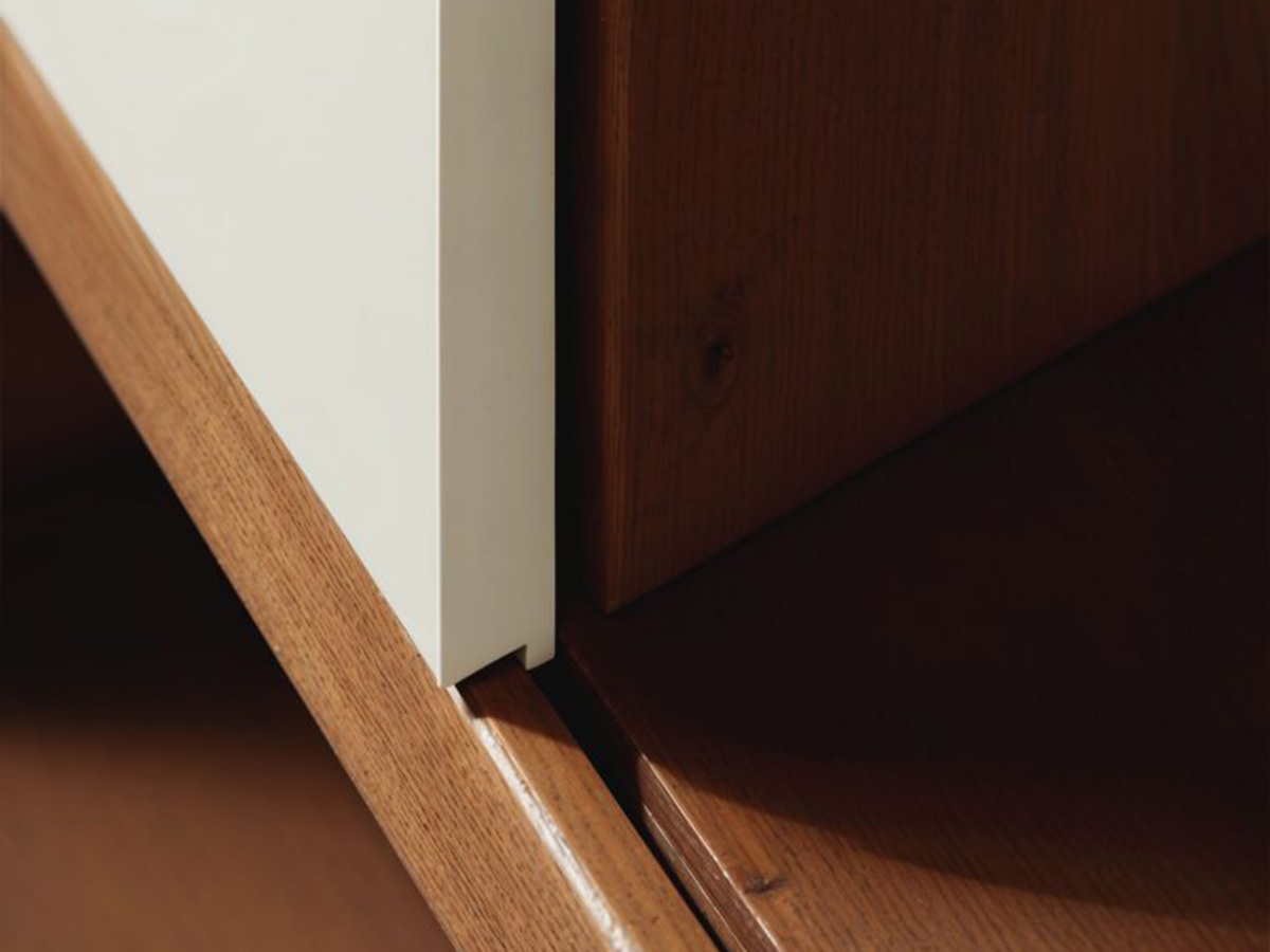 IT57 Bookshelf