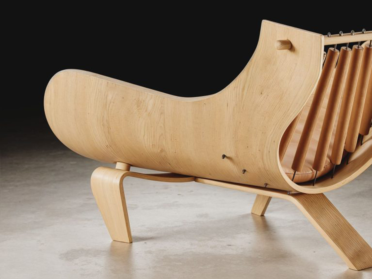 PK65 Wing Lounge Chair