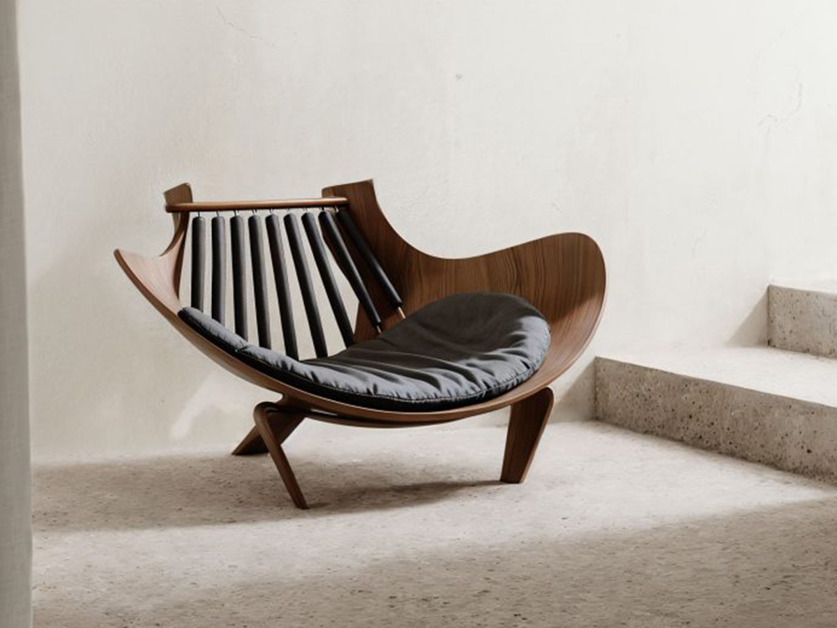 PK65 Wing Lounge Chair