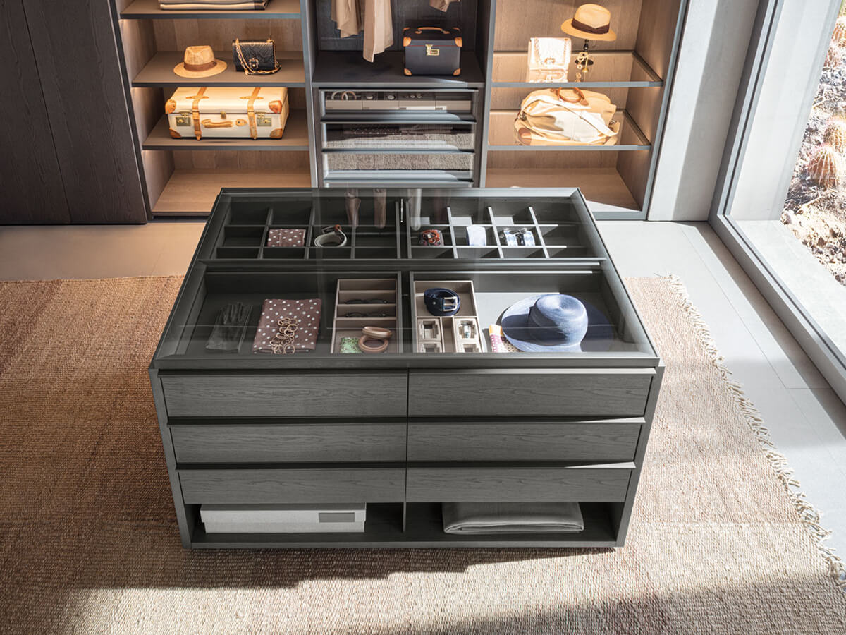 Gliss Master Island Chest with Drawers