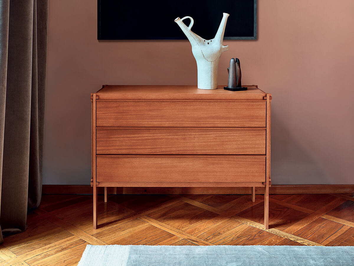 MHC.1 Chest with Drawers