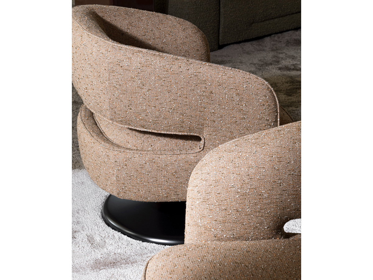 Linea Armchair
