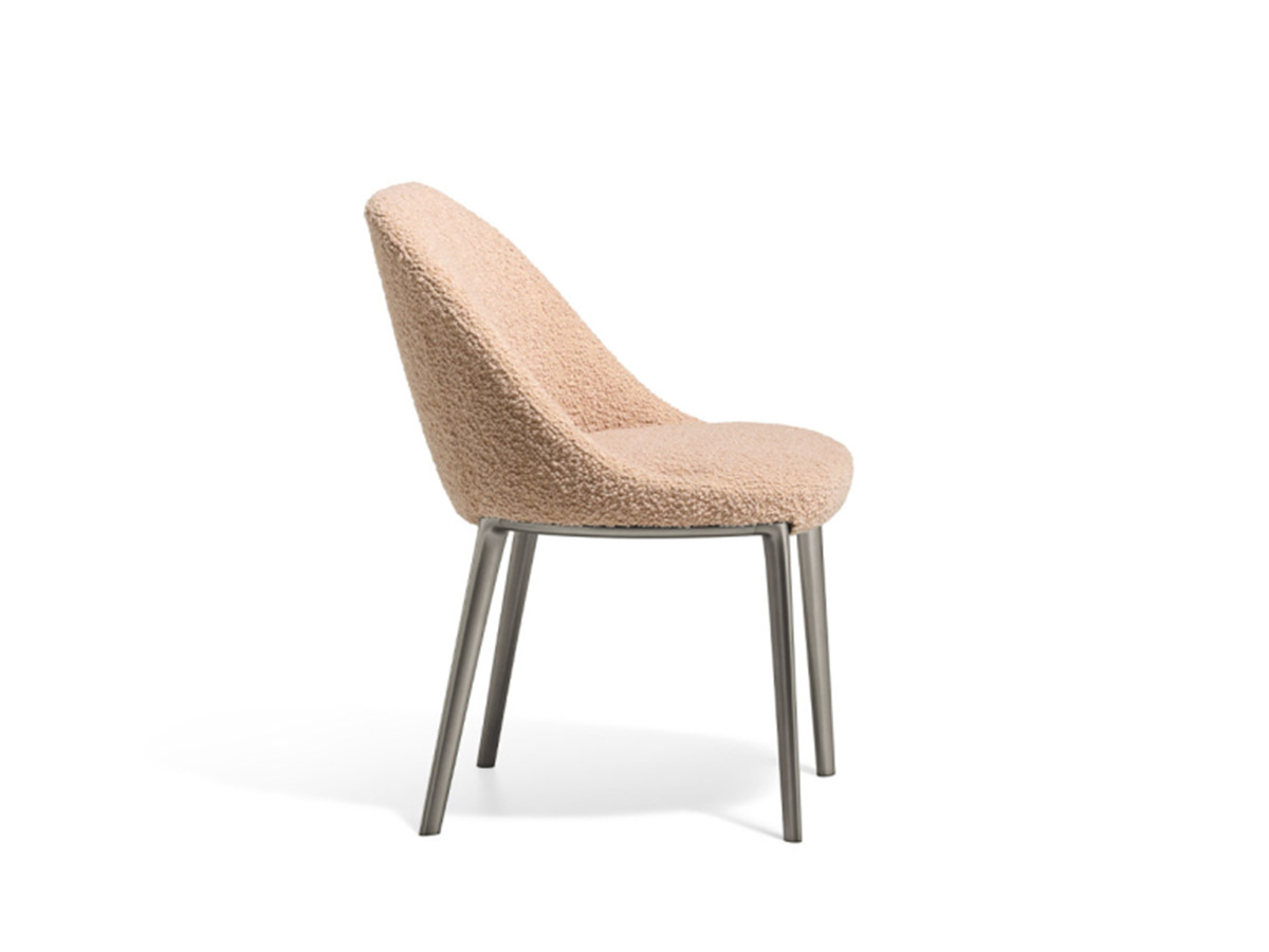 Atelia Chair