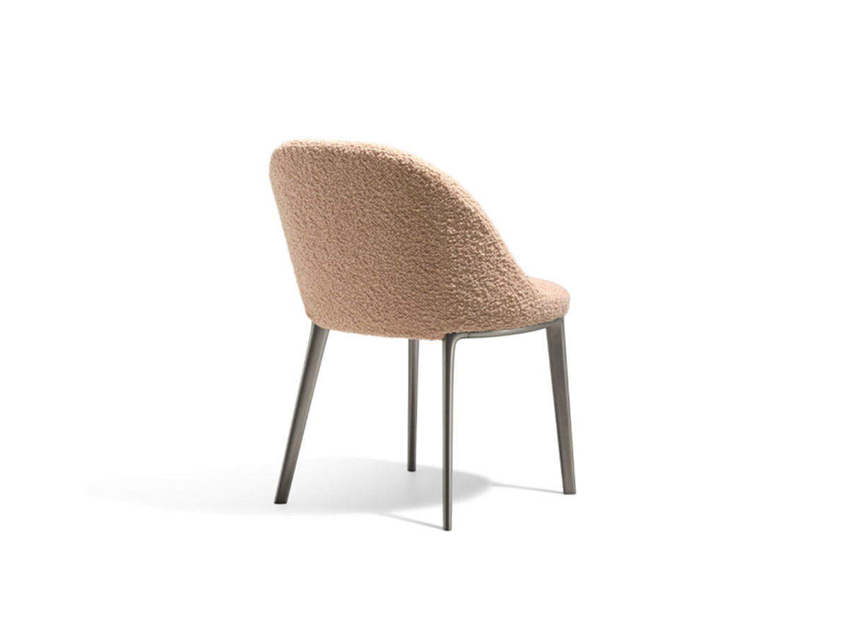 Atelia Chair