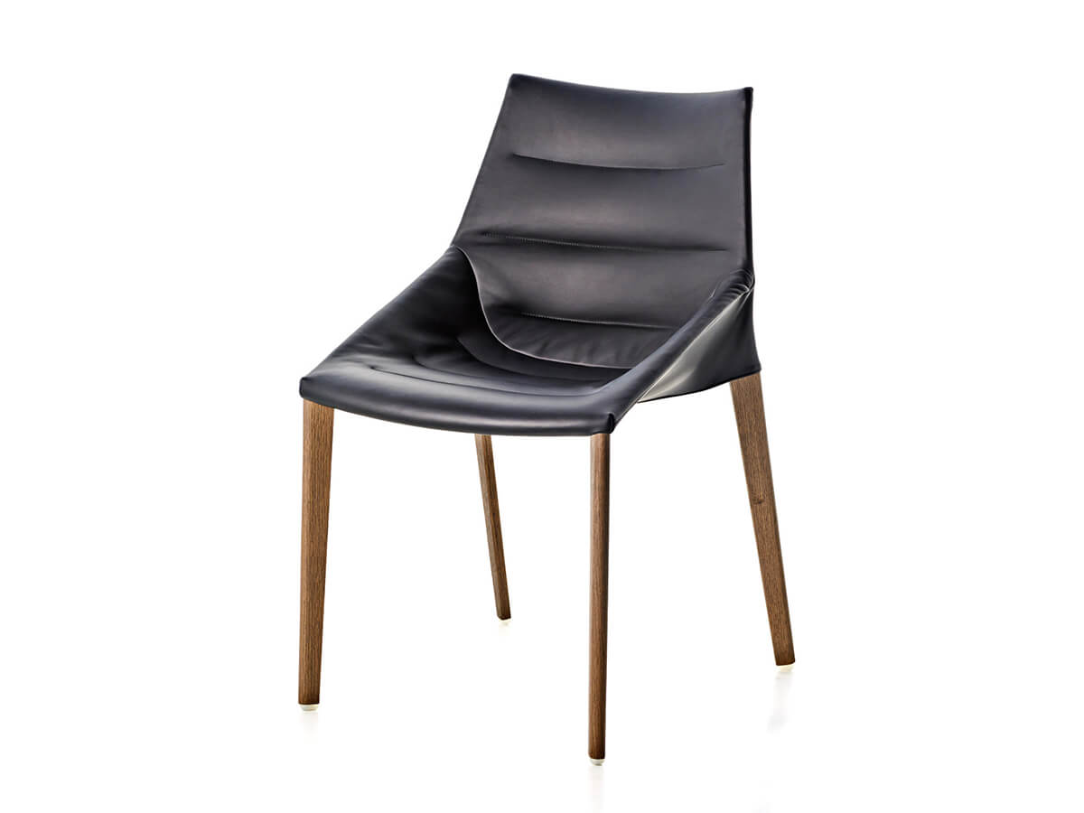 Molteni&C Outline Chair With Wooden Legs