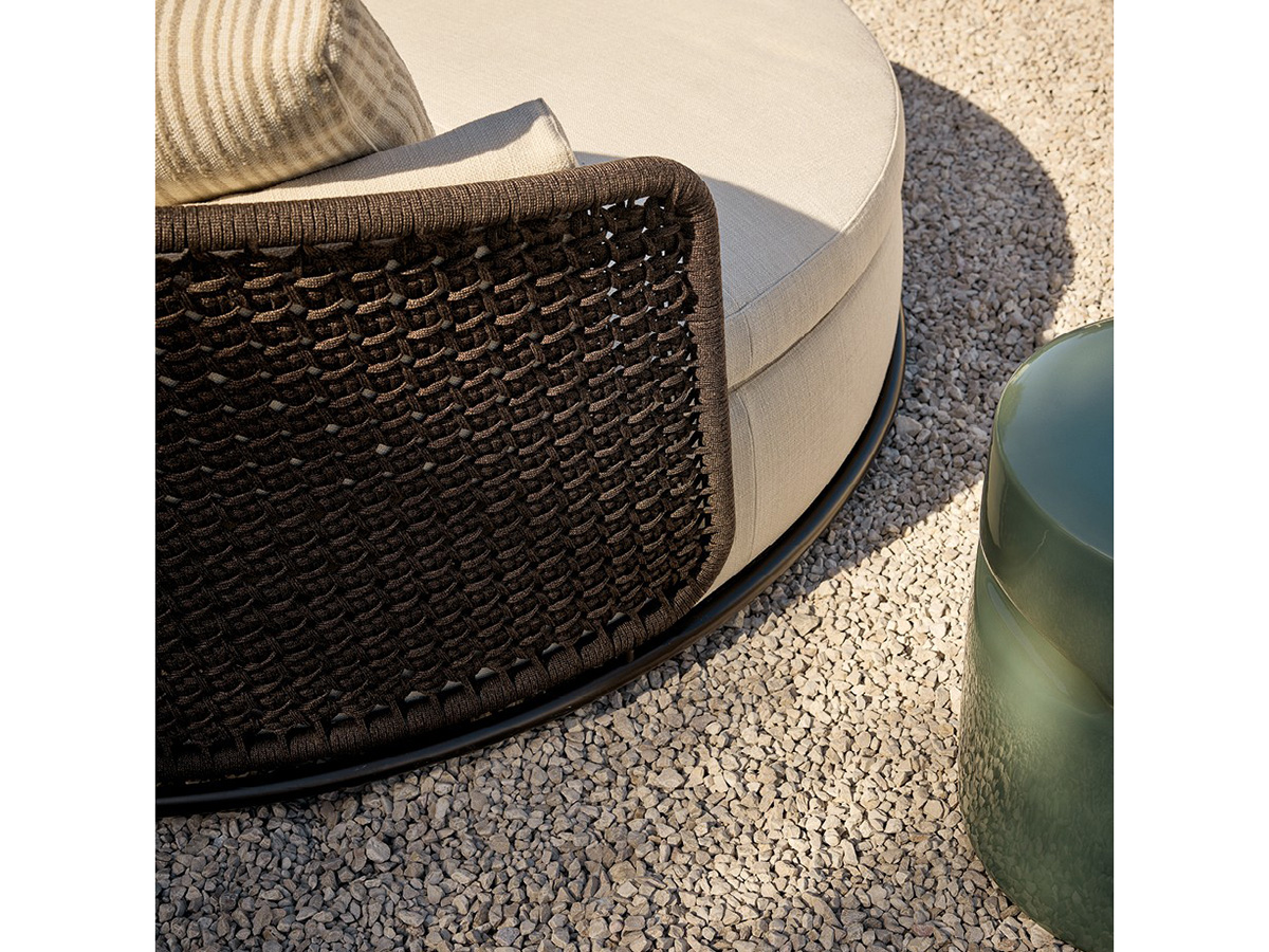Soori Day Outdoor Armchair