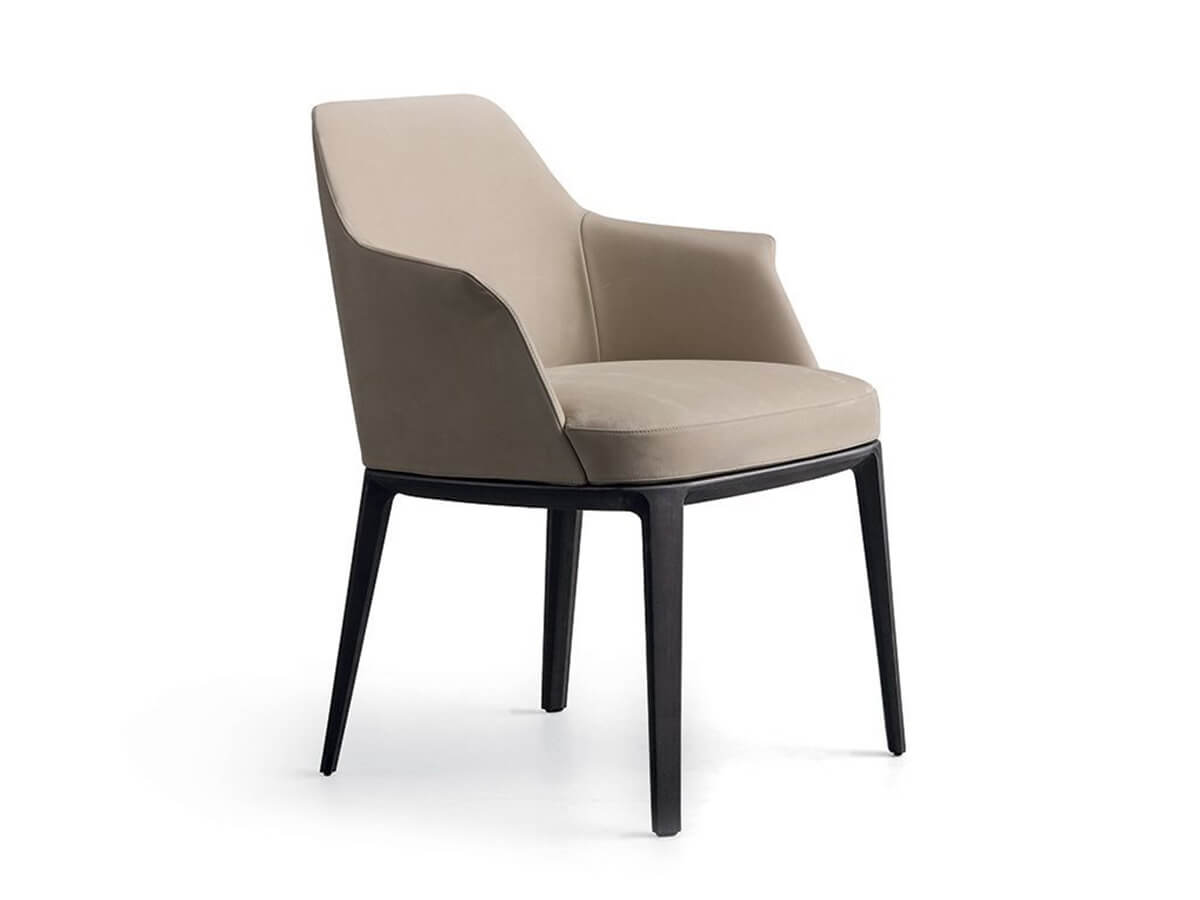 Poliform Sophie Chair Classic – With Armrests