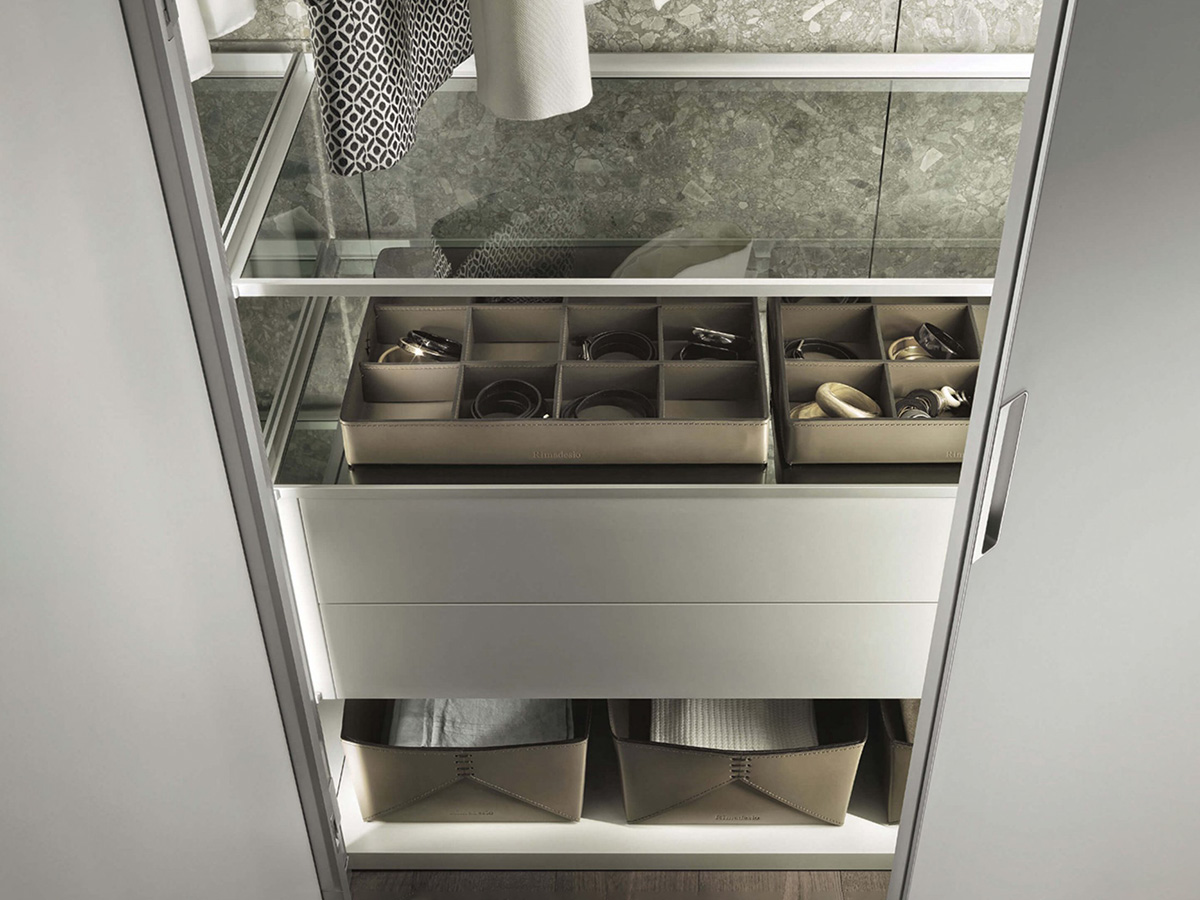 Cover Wardrobe