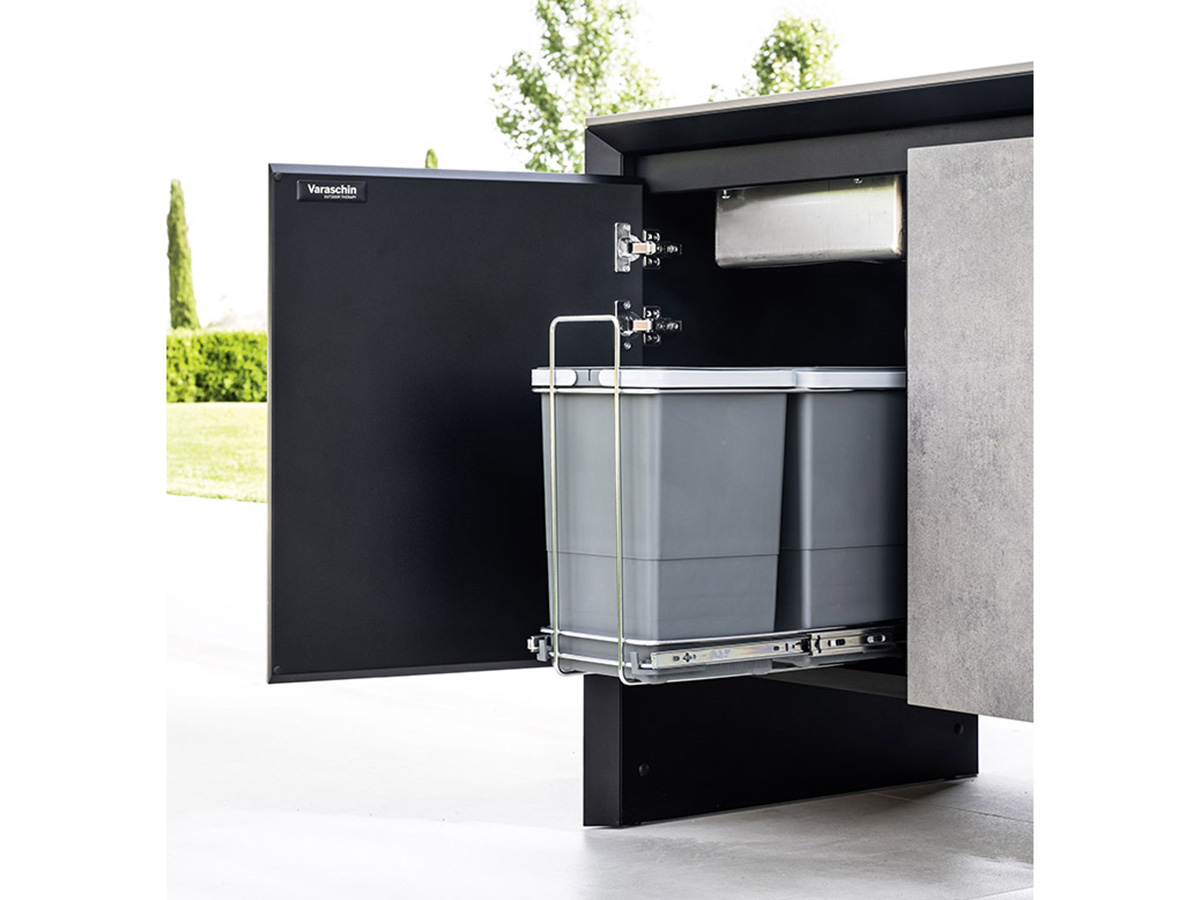 Cooking Outdoor Kitchen