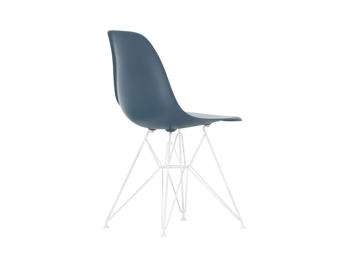 Eames Plastic Side Chair