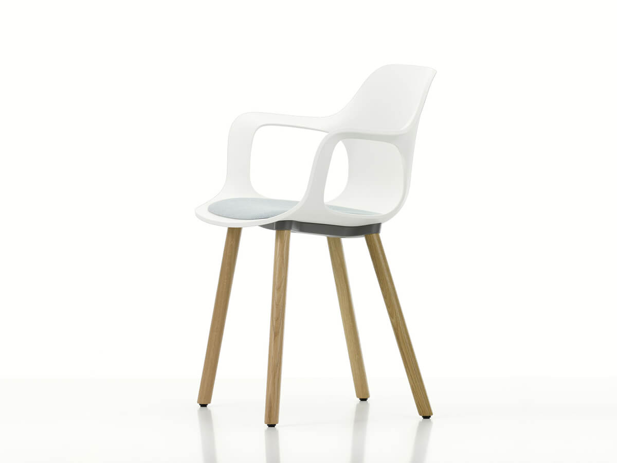 Vitra Hal Chair With 4 Wooden Legs and with Armrests