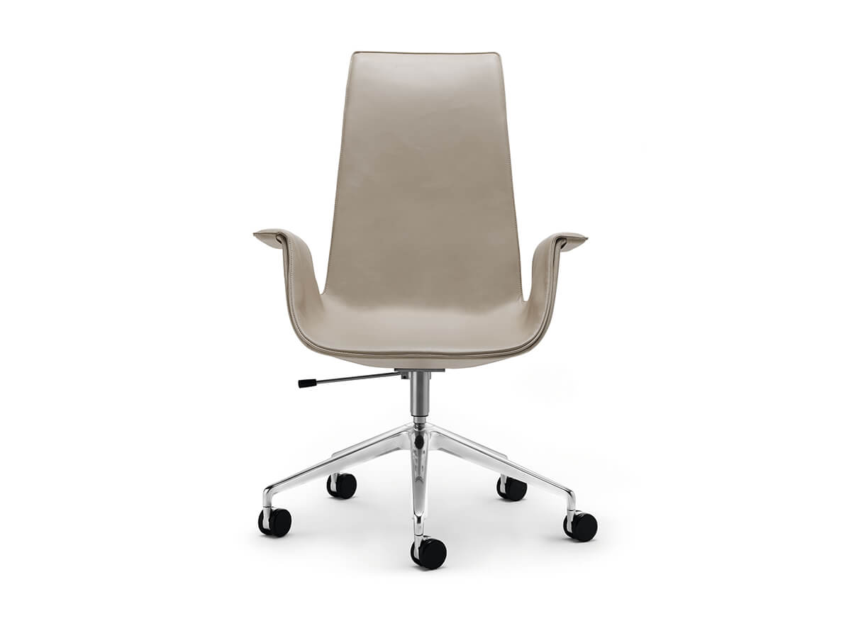Walter Knoll FK Armchair Classic with Base on Castors